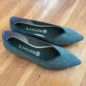 NWOT Rothy’s Safari Point